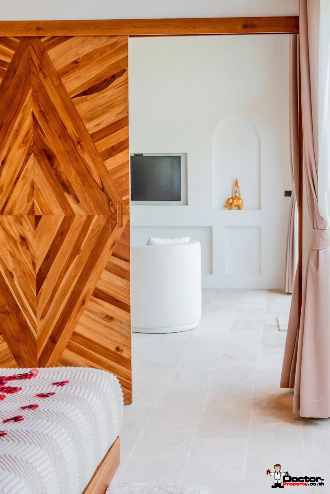 Modern 2 Bedroom Pool Villa in Bo Phut, Koh Samui – For Sale