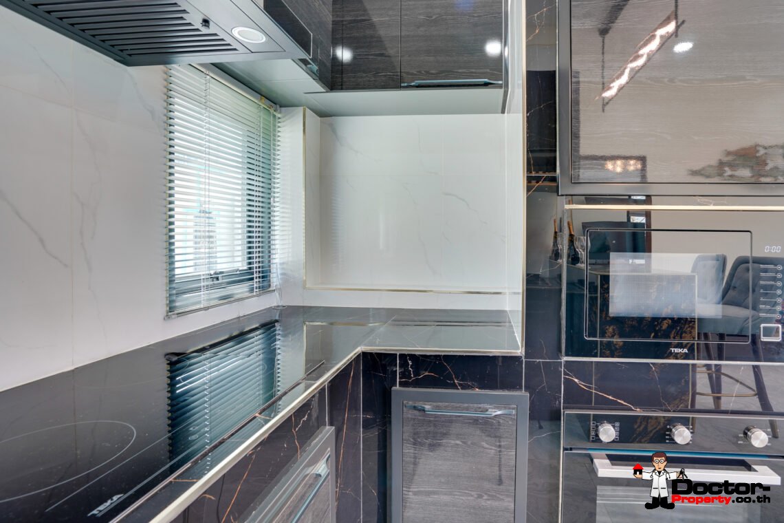 4 Bedroom Pool Villa with Sea View in Bang Por, Koh Samui – For Sale