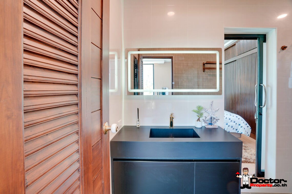 4 Bedroom Pool Villa with Sea View in Bang Por, Koh Samui – For Sale