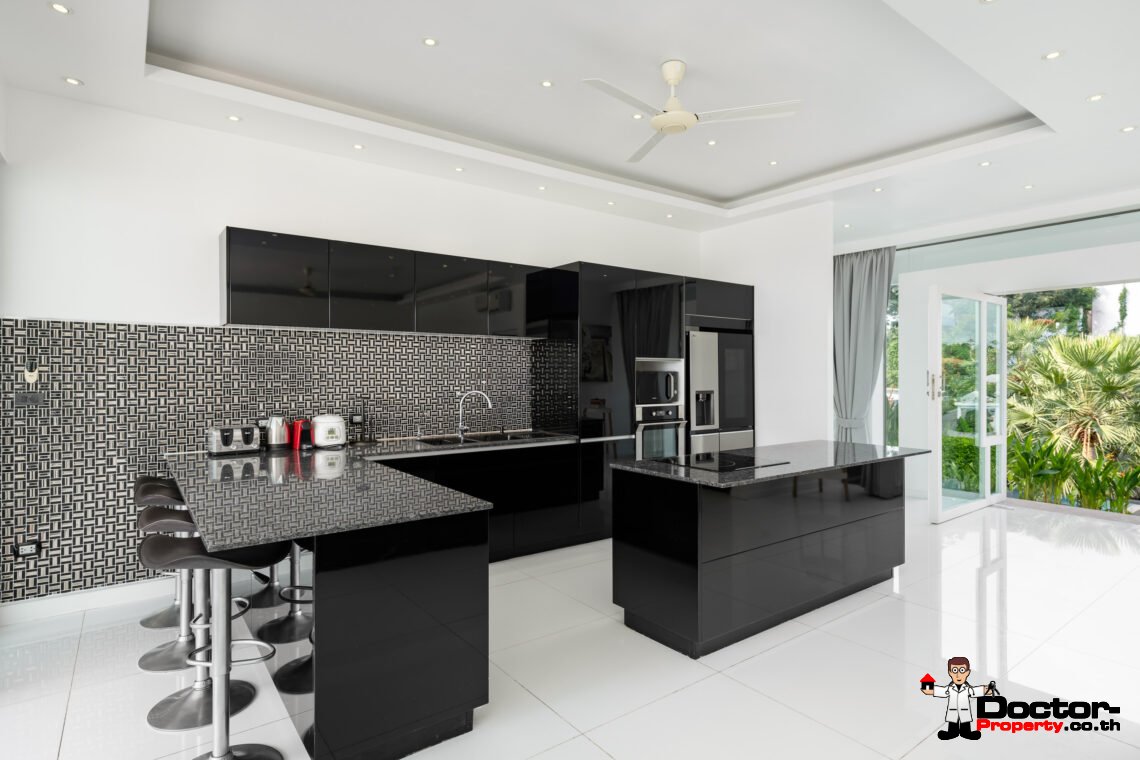 7 Bedroom Luxury Sea View Villa – Bophut, Koh Samui – For Sale