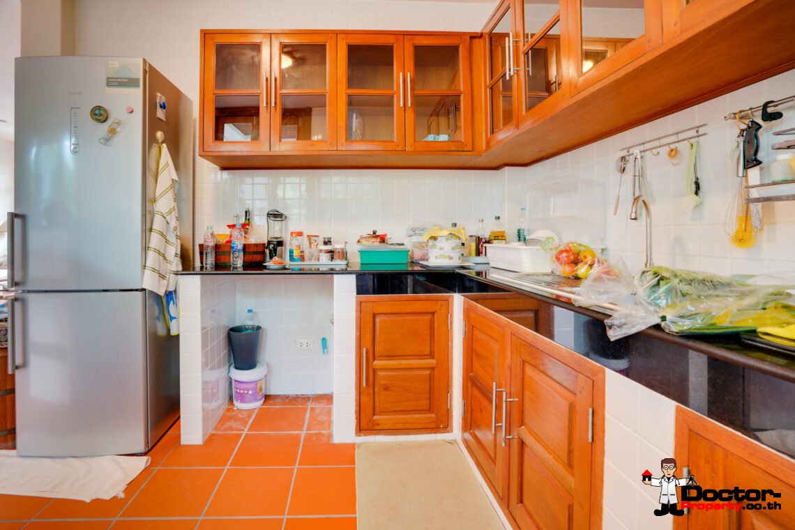 3 Bedroom Thai Style House with Pool in Bangrak, Koh Samui – For Sale
