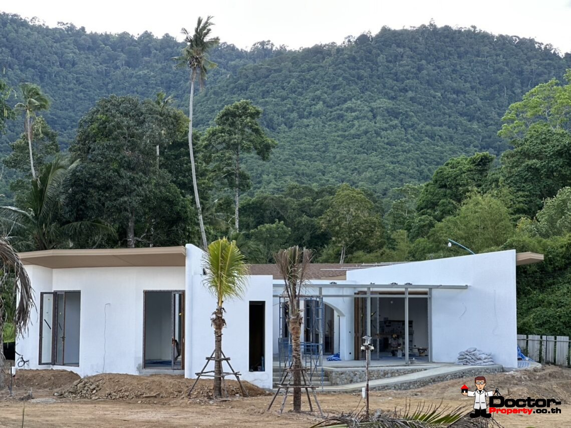 3 Bedroom Eco-Friendly Pool Villa with Spacious area in Mae Nam, Koh Samui – For Sale