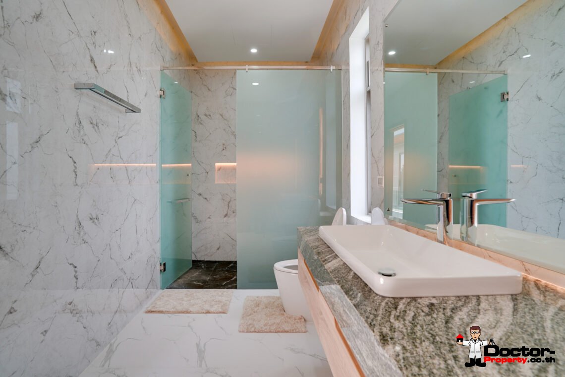 New 4 Bedroom House with Partial Sea View in Bang Rak, Koh Samui – For Sale