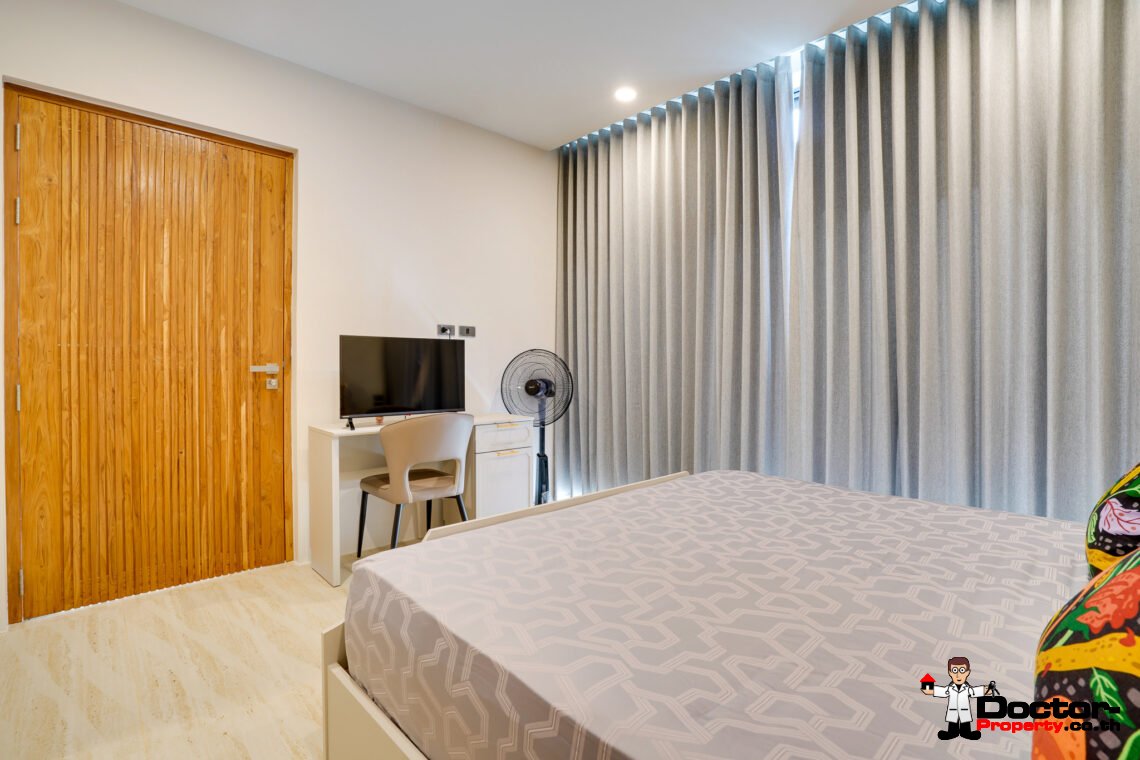 New 4 Bedroom Pool Villa with Partial Sea View in Bang Rak, Koh Samui – For Sale