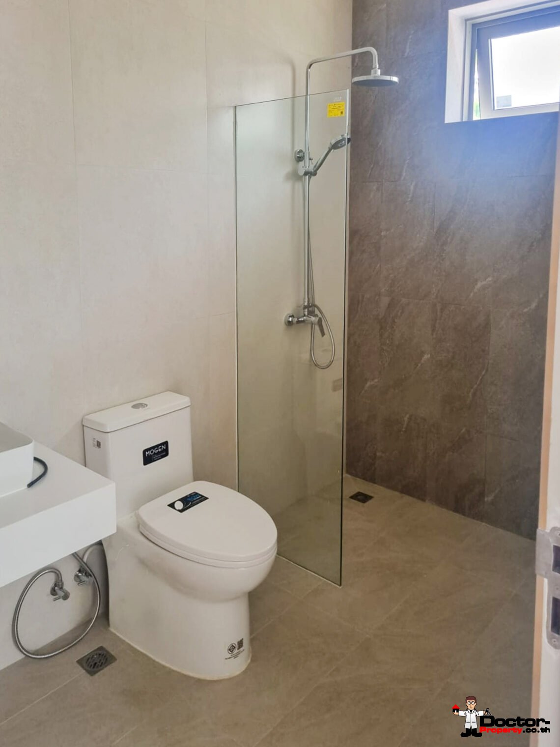 Modern 4 Bedroom Pool Villa in Bang Rak, Koh Samui – For Sale