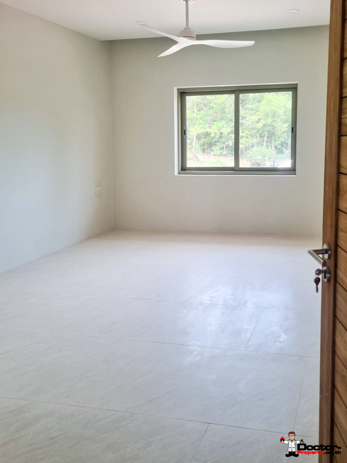 Modern 4 Bedroom Pool Villa in Bang Rak, Koh Samui – For Sale