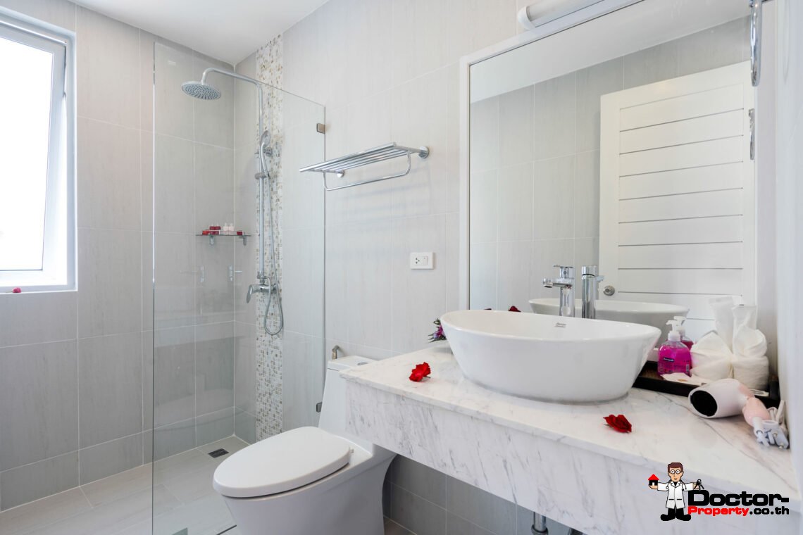 Modern 3 Bedroom Pool Villa with Sea View in Choeng Mon, Koh Samui – For Sale