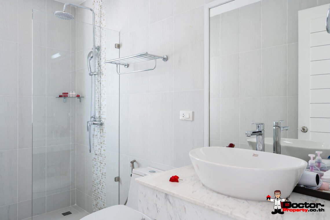 Modern 3 Bedroom Pool Villa with Sea View in Choeng Mon, Koh Samui – For Sale