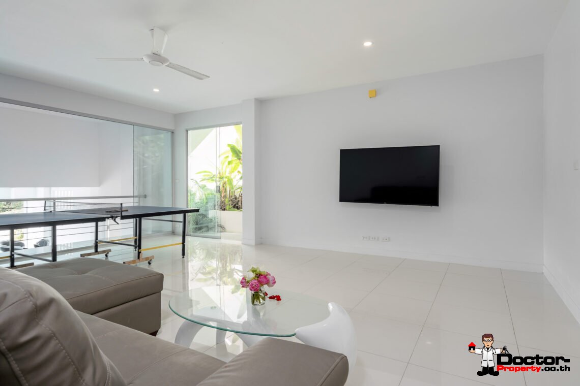 Modern 3 Bedroom Pool Villa with Sea View in Choeng Mon, Koh Samui – For Sale