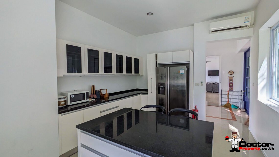 5 Bedroom Sea View Villa with Spacious area in Bang Por, Koh Samui – For Sale