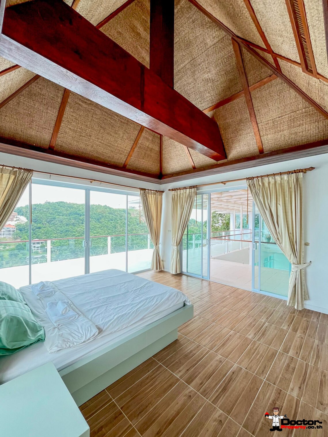 5 Bedroom Sea View Villa with Spacious area in Bang Por, Koh Samui – For Sale