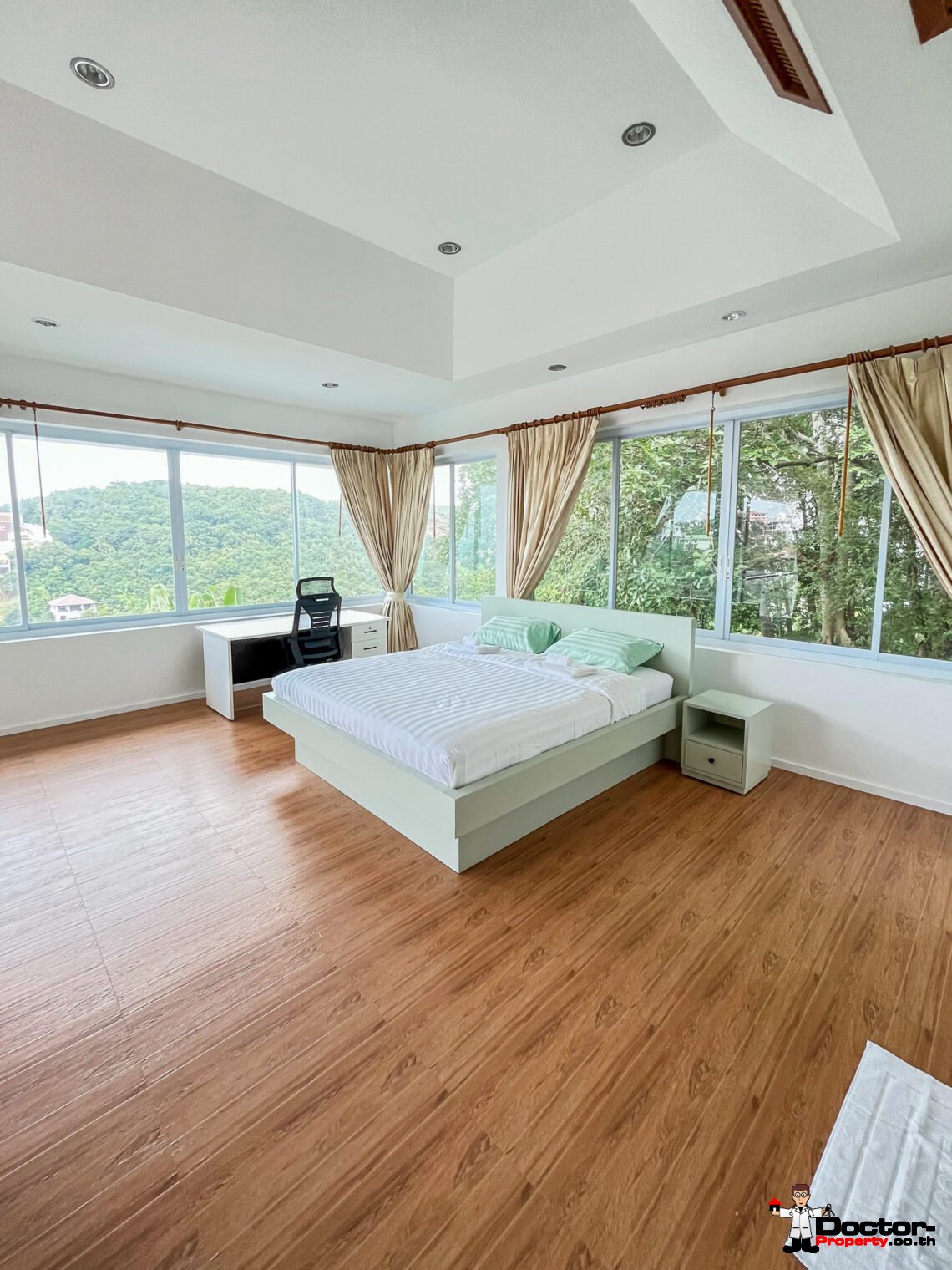 5 Bedroom Sea View Villa with Spacious area in Bang Por, Koh Samui – For Sale