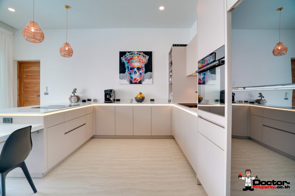 Modern 4 Bedroom Pool Villa in Lamai, Koh Samui – For Sale