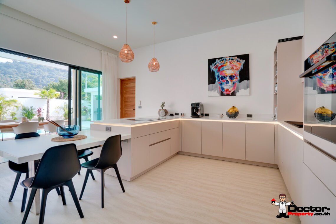 Modern 4 Bedroom Pool Villa in Lamai, Koh Samui – For Sale