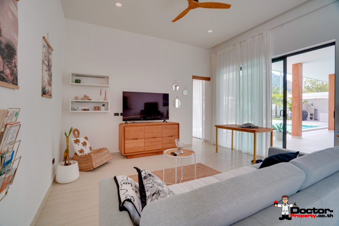 Modern 4 Bedroom Pool Villa in Lamai, Koh Samui – For Sale