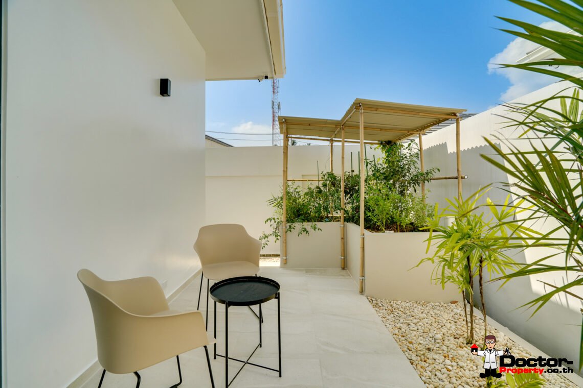 Modern 4 Bedroom Pool Villa in Lamai, Koh Samui – For Sale