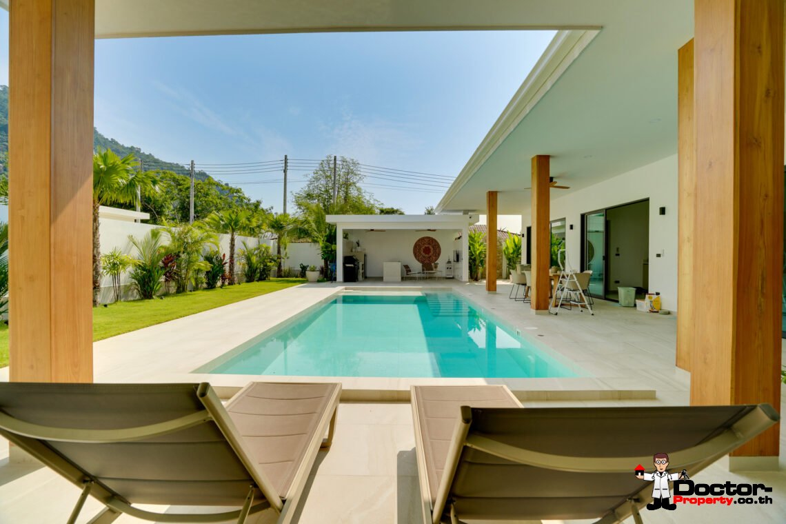 Modern 4 Bedroom Pool Villa in Lamai, Koh Samui – For Sale