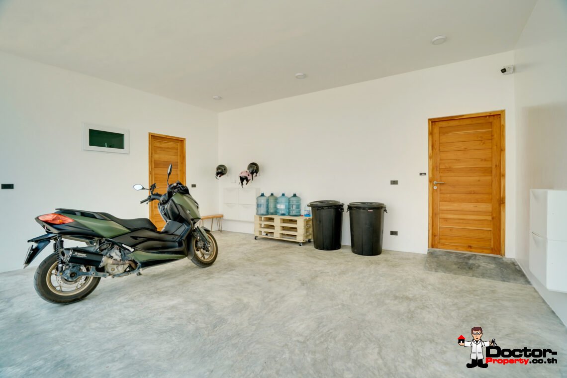 Modern 4 Bedroom Pool Villa in Lamai, Koh Samui – For Sale