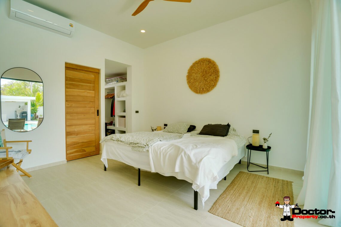 Modern 4 Bedroom Pool Villa in Lamai, Koh Samui – For Sale