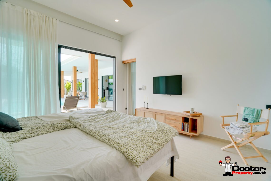 Modern 4 Bedroom Pool Villa in Lamai, Koh Samui – For Sale