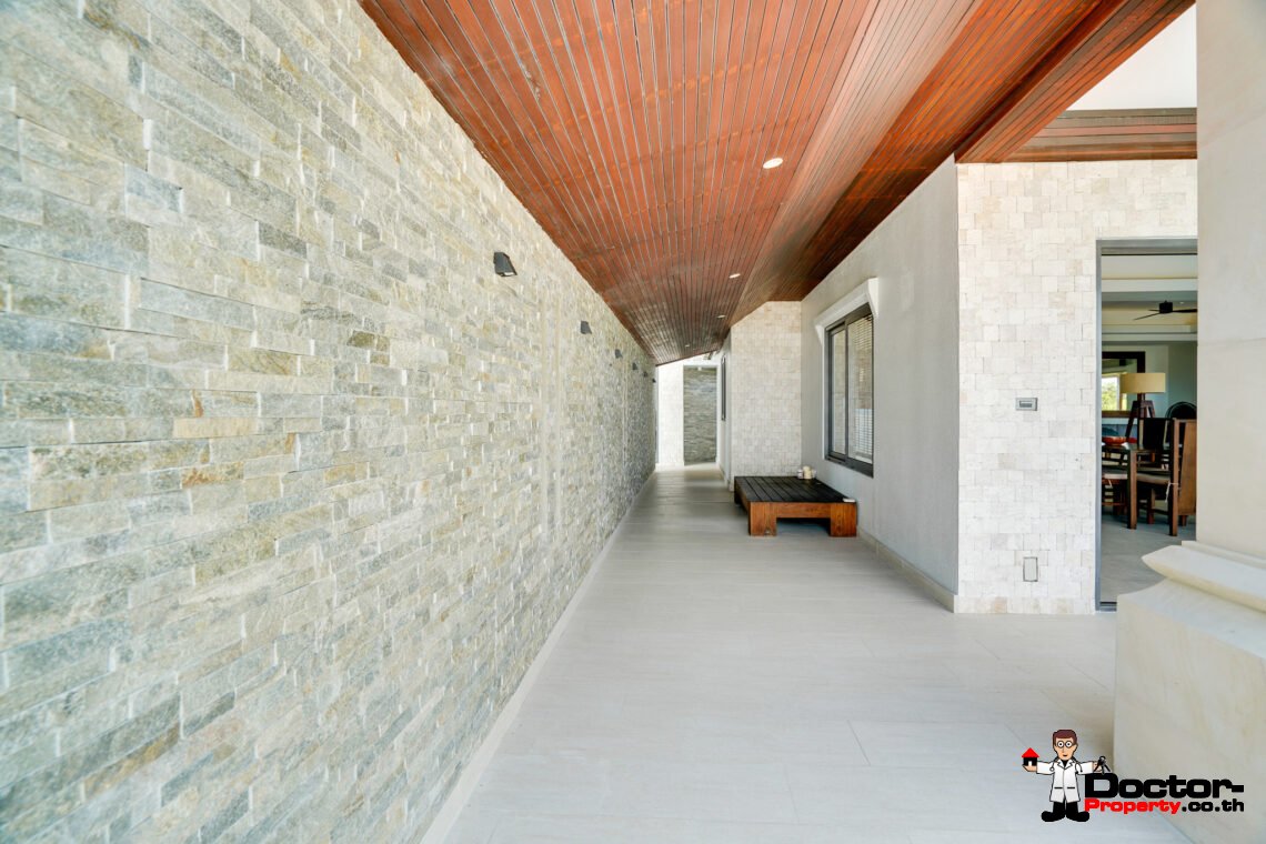 4 Bedroom Pool Villa with Sea View in Plai Laem, Koh Samui – For Sale