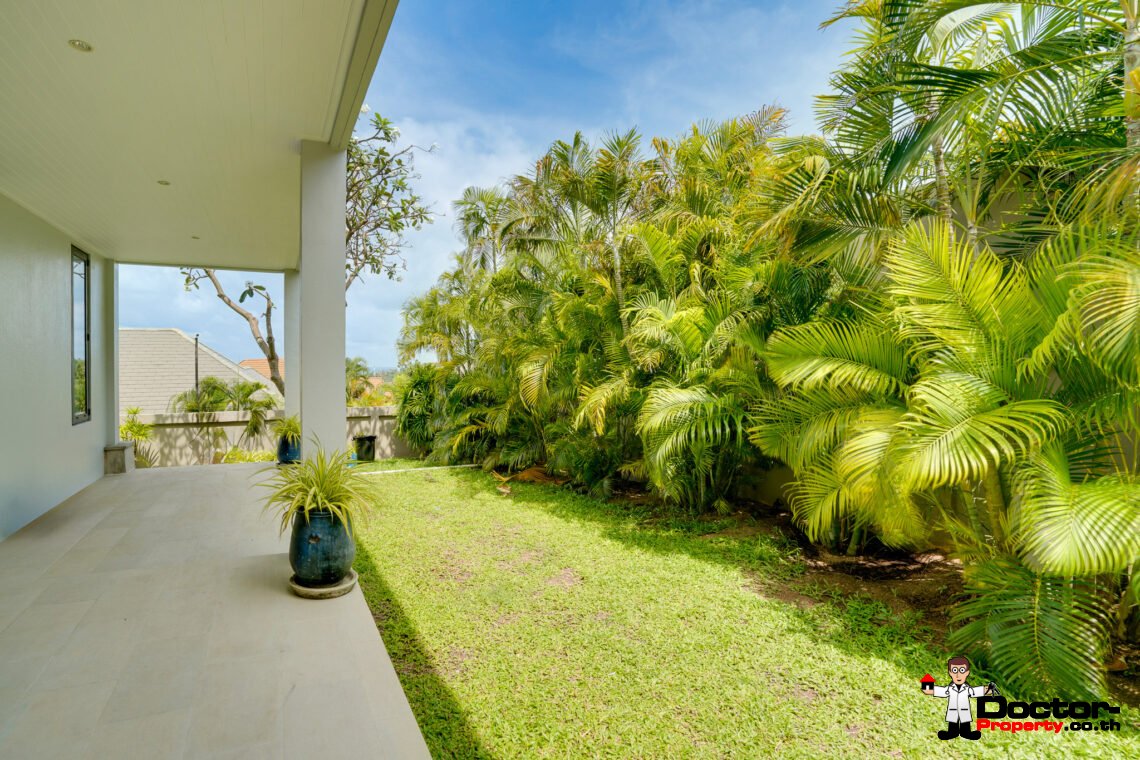 4 Bedroom Pool Villa with Sea View in Plai Laem, Koh Samui – For Sale