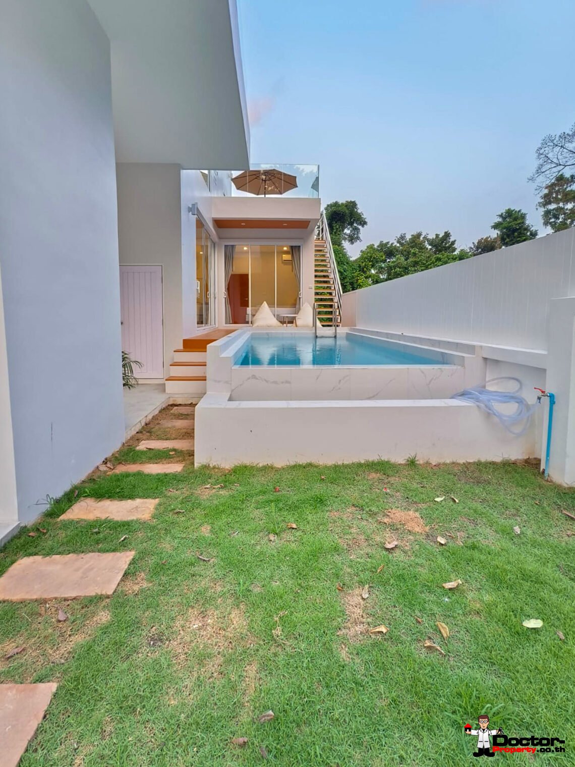 3 Bedroom Pool Villa with Partial Sea View in Chaweng, Koh Samui – For Sale