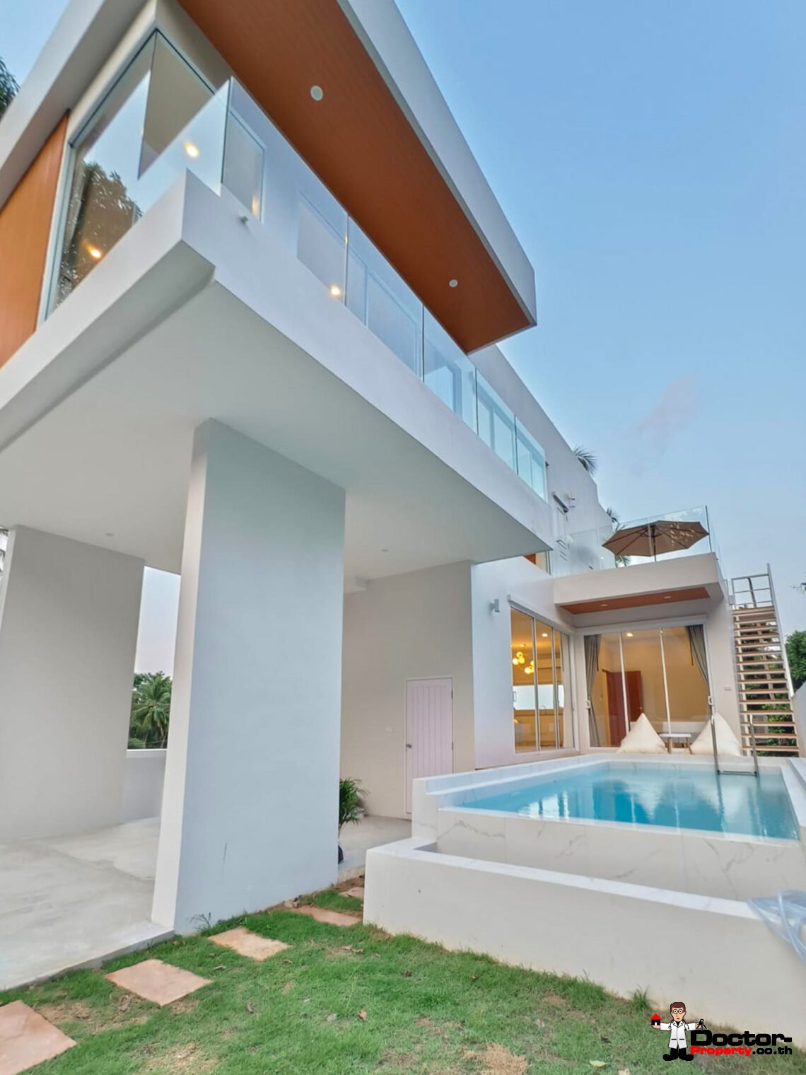 3 Bedroom Pool Villa with Partial Sea View in Chaweng, Koh Samui – For Sale