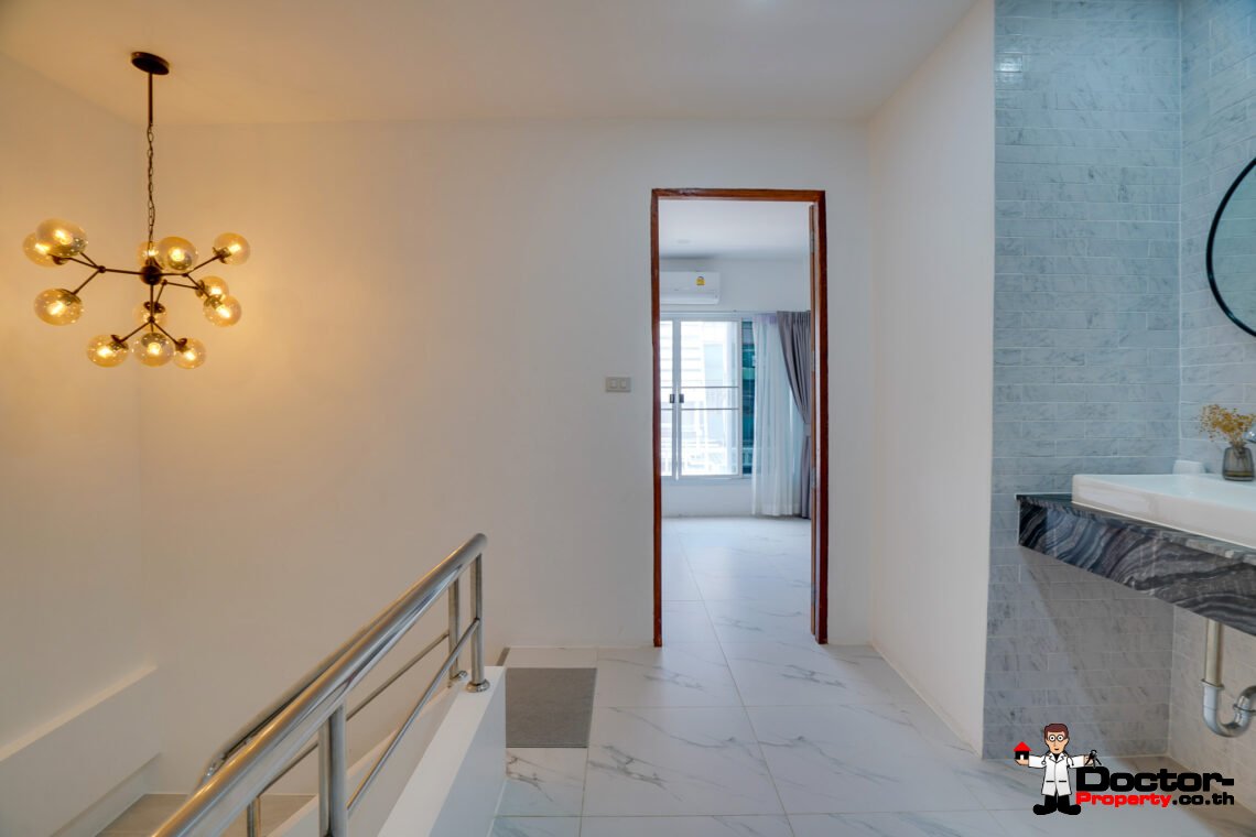 3 Bedroom Townhouse in Mae Nam, Koh Samui – For Sale