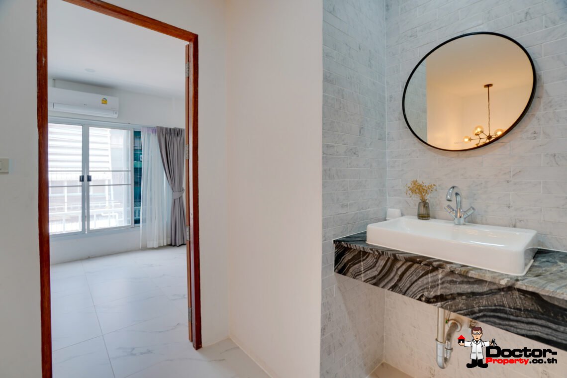 3 Bedroom Townhouse in Mae Nam, Koh Samui – For Sale