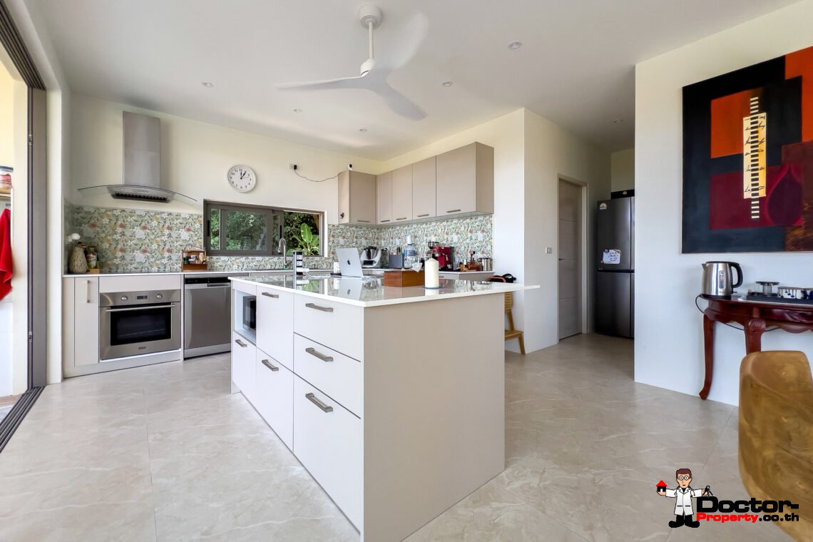 3 Bedroom Pool Villa with Partial Sea View in Bo Phut, Koh Samui – For Sale