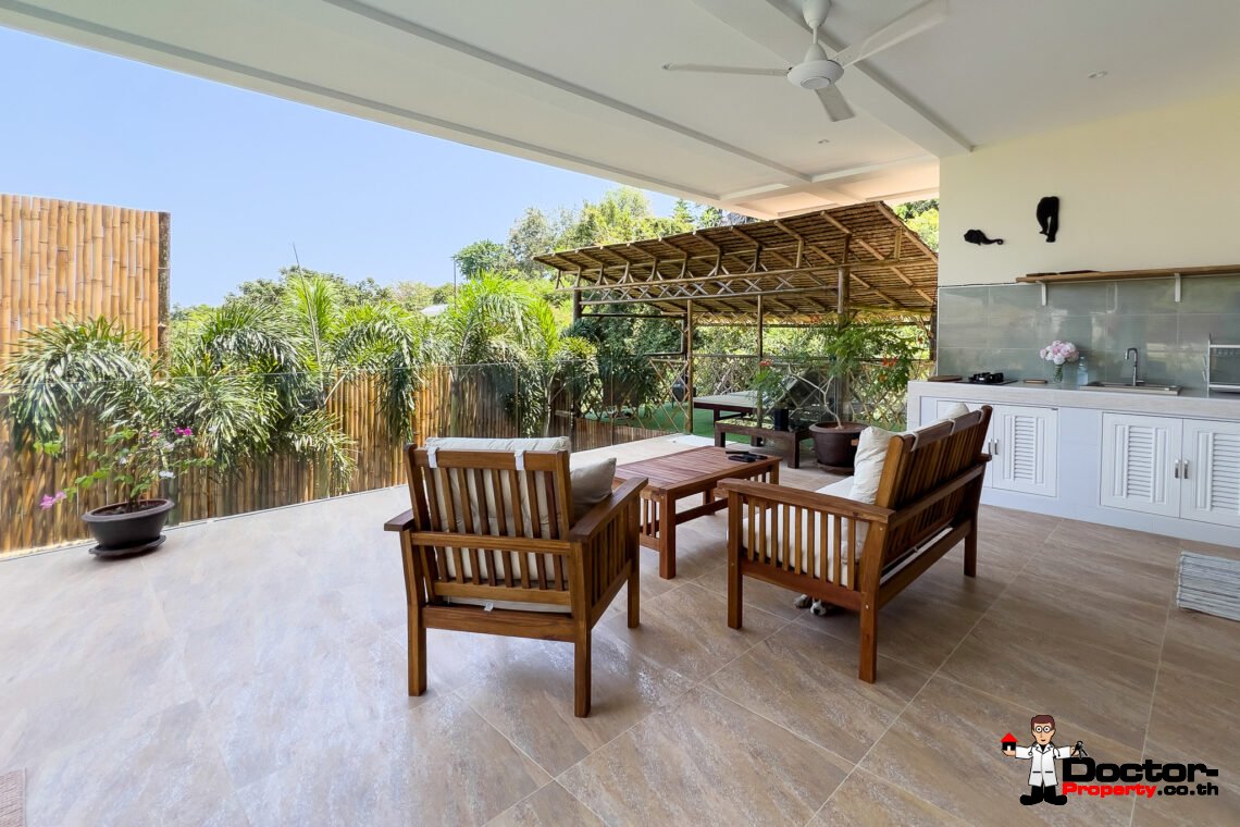 3 Bedroom Pool Villa with Partial Sea View in Bo Phut, Koh Samui – For Sale