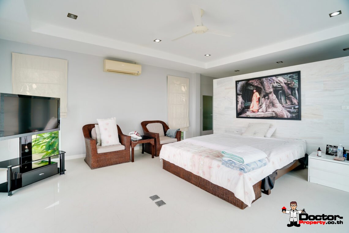 Spacious 3 Bedroom Pool Villa with Sea View in Bang Rak, Koh Samui – For Sale