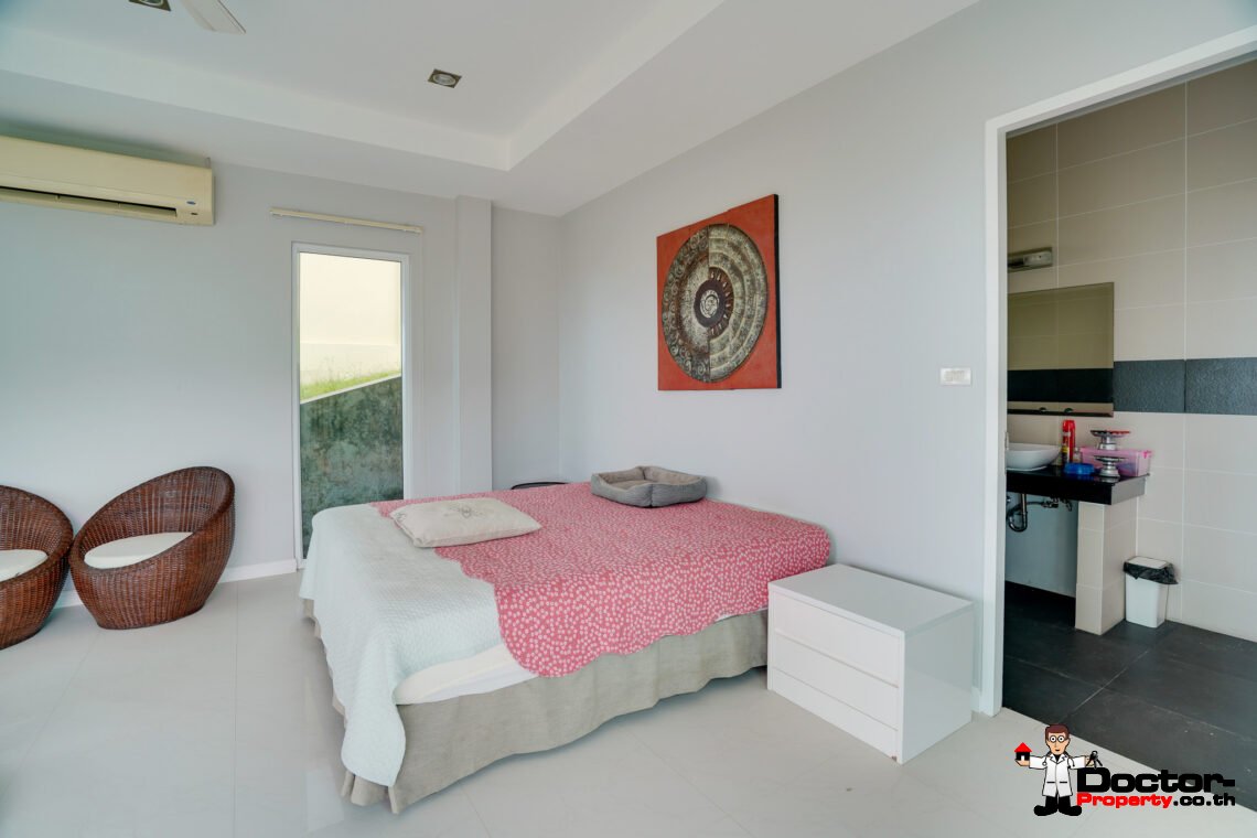 Spacious 3 Bedroom Pool Villa with Sea View in Bang Rak, Koh Samui – For Sale