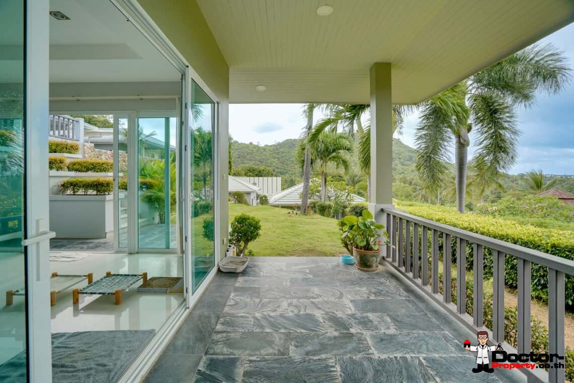 Spacious 3 Bedroom Pool Villa with Sea View in Bang Rak, Koh Samui – For Sale