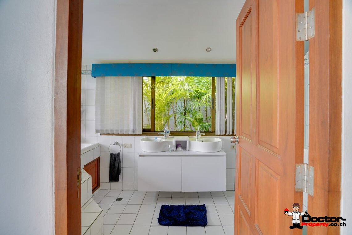 3 Bedroom Villa with Stunning Sea View in Plai Laem, Koh Samui – For Sale