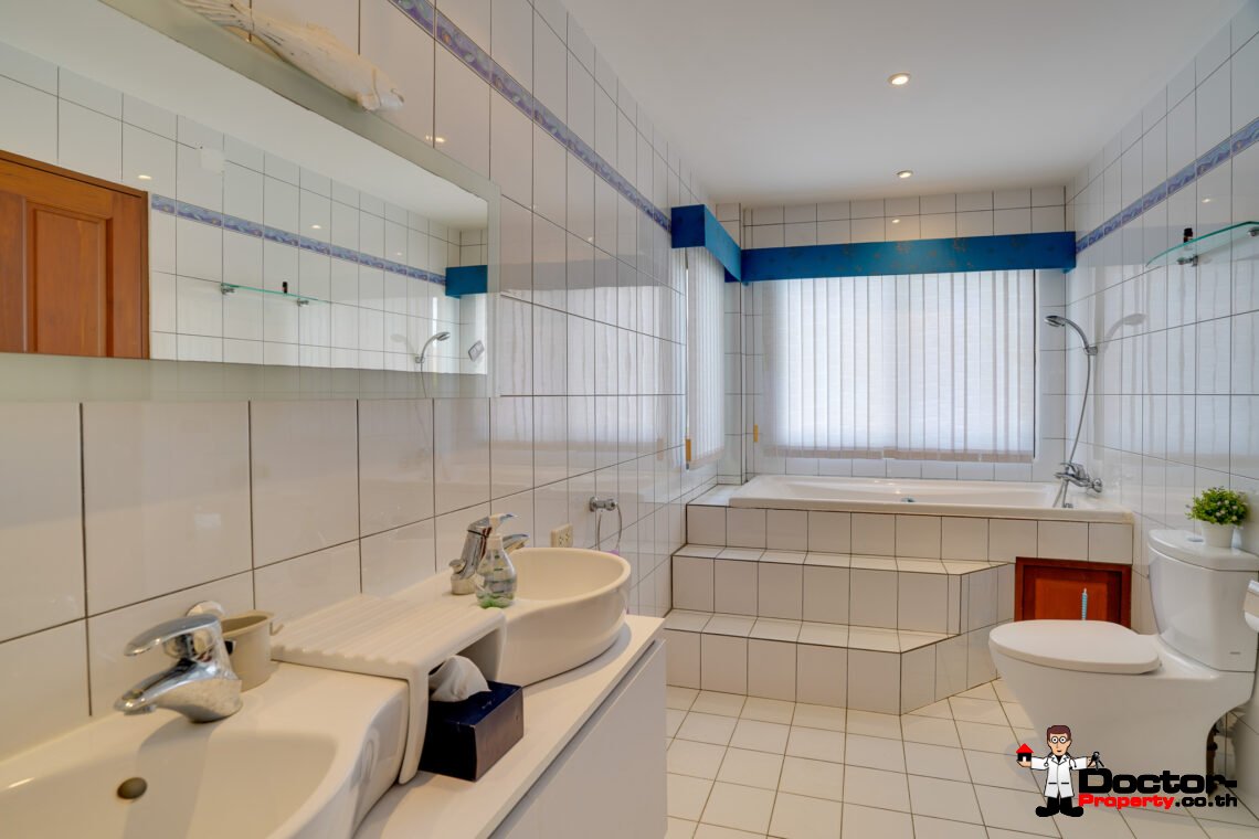 3 Bedroom Villa with Stunning Sea View in Plai Laem, Koh Samui – For Sale