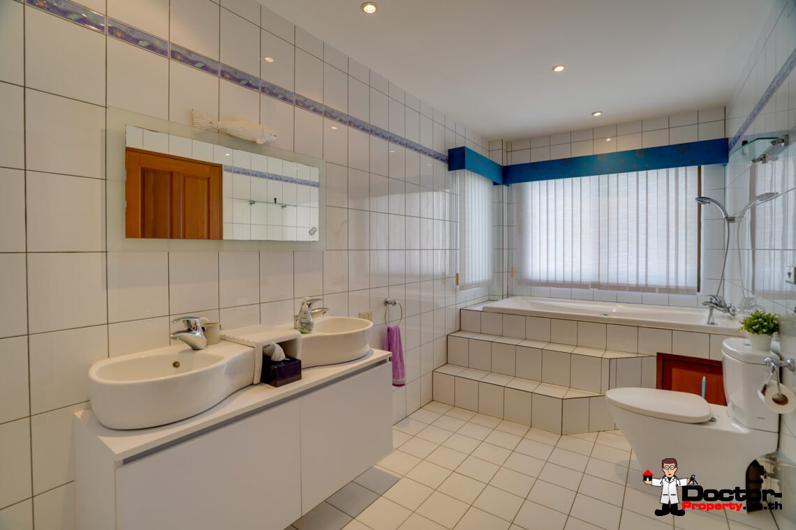 3 Bedroom Villa with Stunning Sea View in Plai Laem, Koh Samui – For Sale