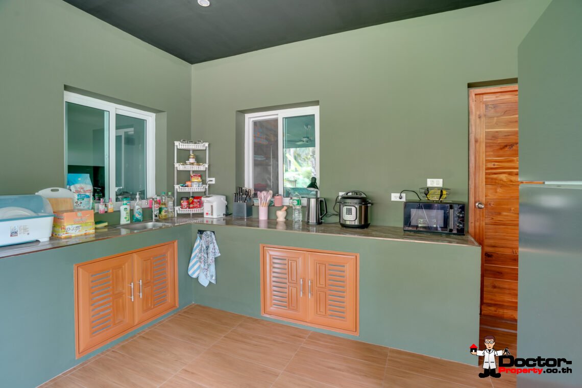 7 Bedroom Resort with Pool in Lipa Noi, Koh Samui – For Sale