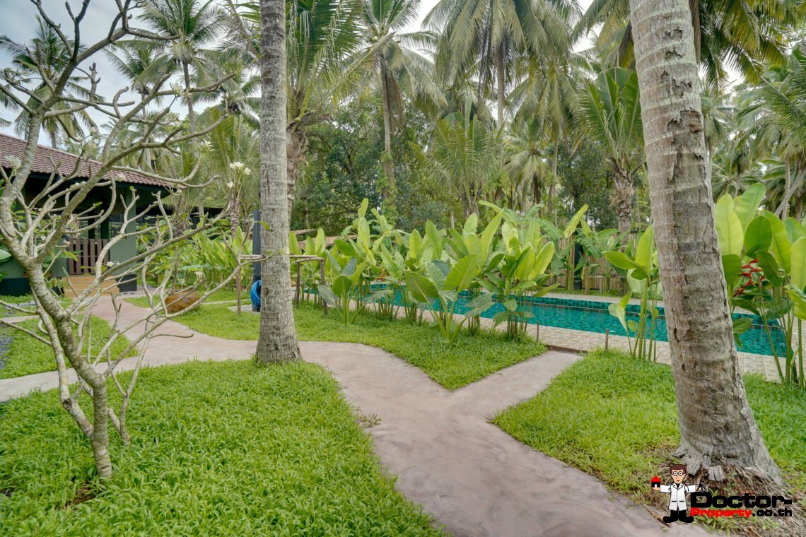 7 Bedroom Resort with Pool in Lipa Noi, Koh Samui – For Sale