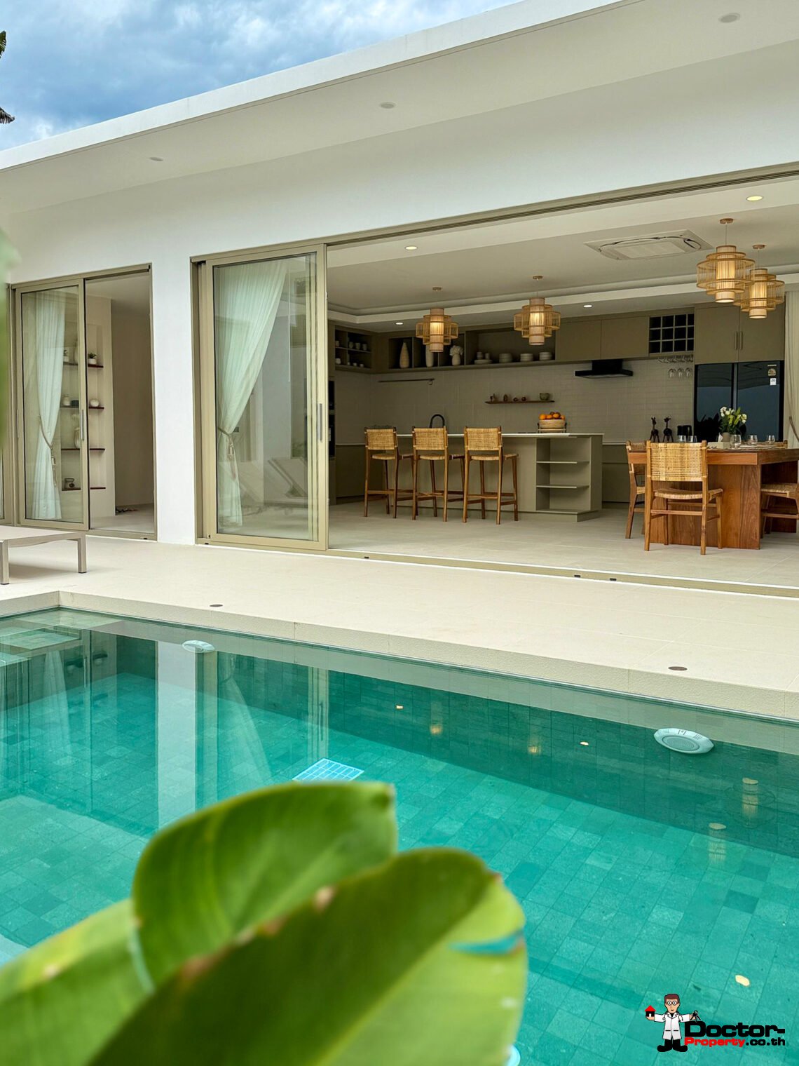 Modern 3 Bedroom Pool Villa in Bo Phut, Koh Samui – For Sale