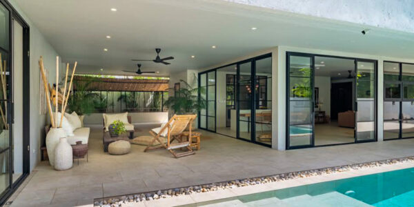 2 Bedroom Pool Villa just 50 metres to the Beach in Leam Sir, Koh Samui – For Sale