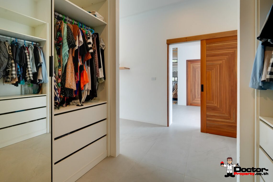 Spacious 4 Bedroom Pool Villa in Taling Ngam, Koh Samui – For Sale