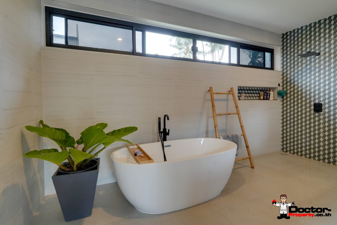 Spacious 4 Bedroom Pool Villa in Taling Ngam, Koh Samui – For Sale