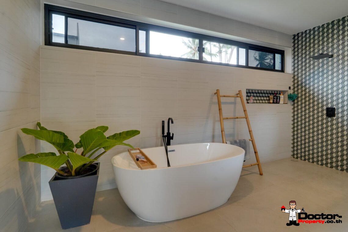 Spacious 4 Bedroom Pool Villa in Taling Ngam, Koh Samui – For Sale