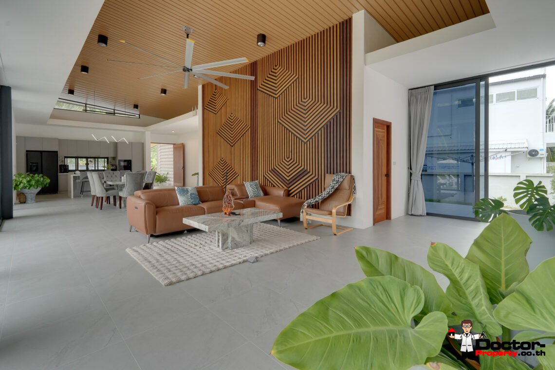 Spacious 4 Bedroom Pool Villa in Taling Ngam, Koh Samui – For Sale