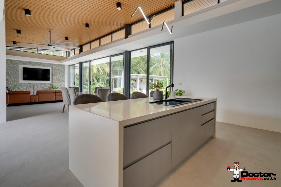 Spacious 4 Bedroom Pool Villa in Taling Ngam, Koh Samui – For Sale