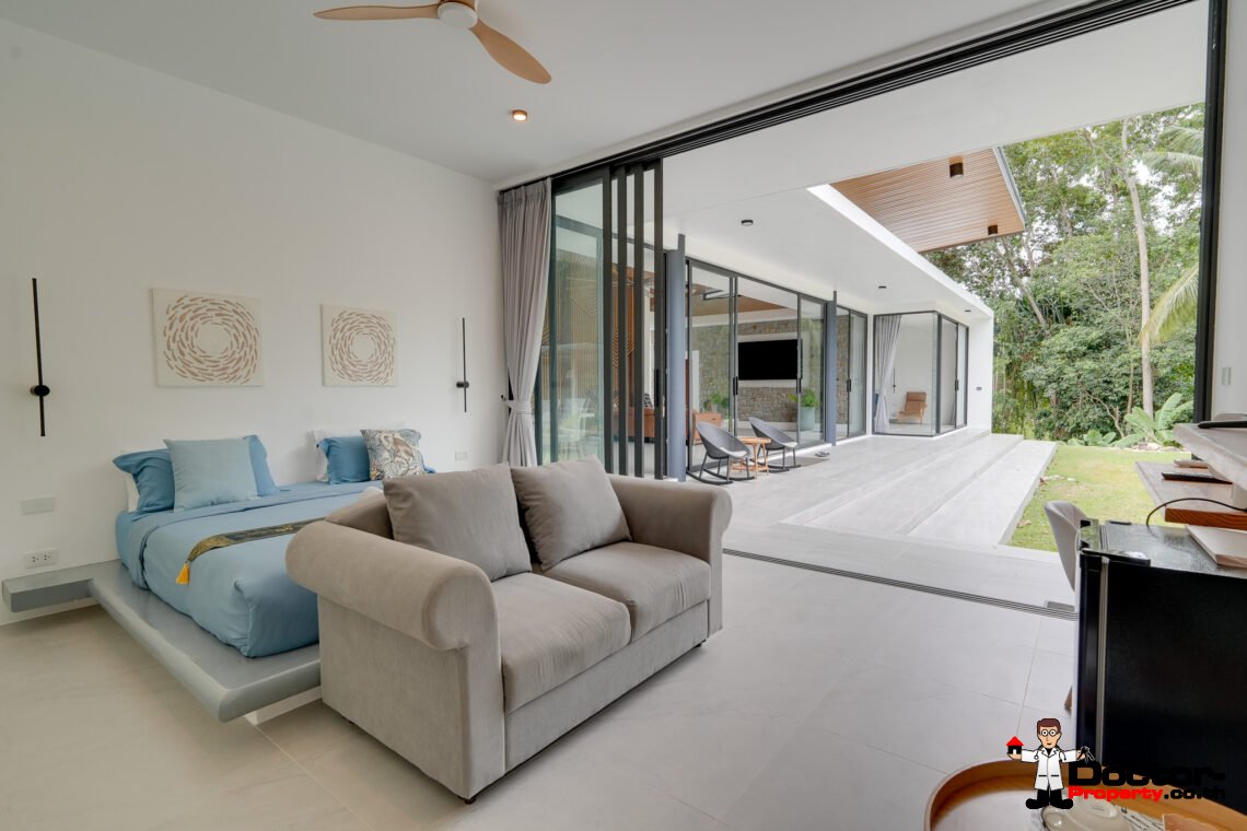 Spacious 4 Bedroom Pool Villa in Taling Ngam, Koh Samui – For Sale