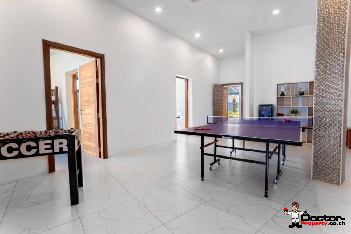 New Luxury 7 Bedroom Pool Villa with Stunning Sea View in Bo Phut, Koh Samui – For Sale