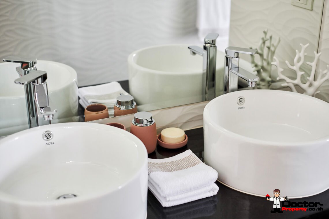 Modern 4 Bedroom with Spacious Garden in Bang Kao, Koh Samui – For Sale